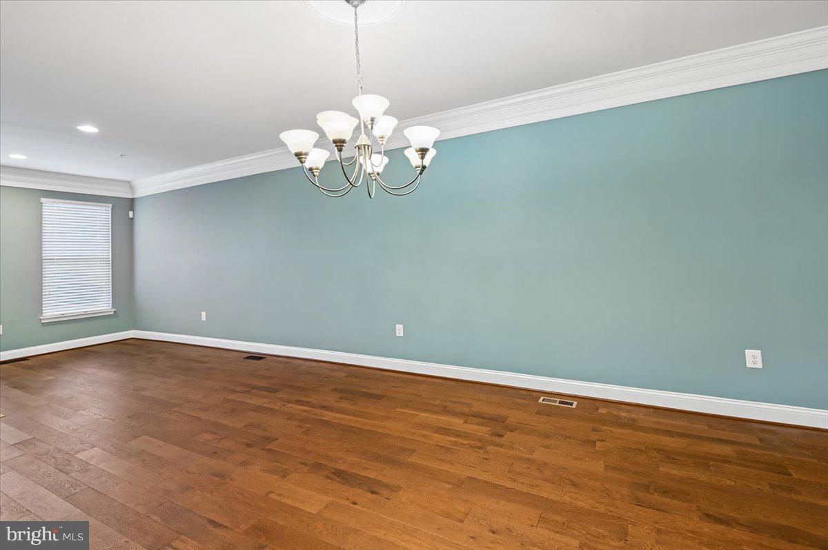 VILLAGE GREENS - Residential