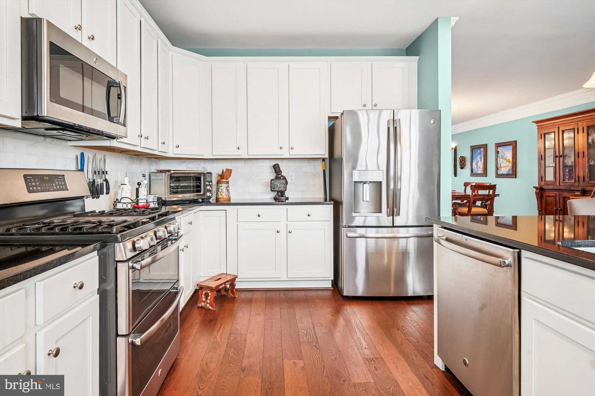 VILLAGE GREENS - Residential