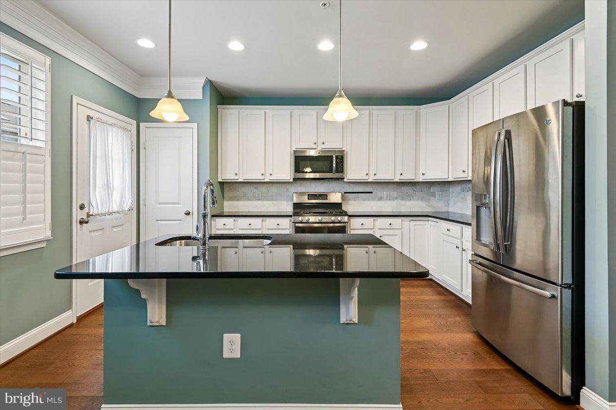 VILLAGE GREENS - Residential