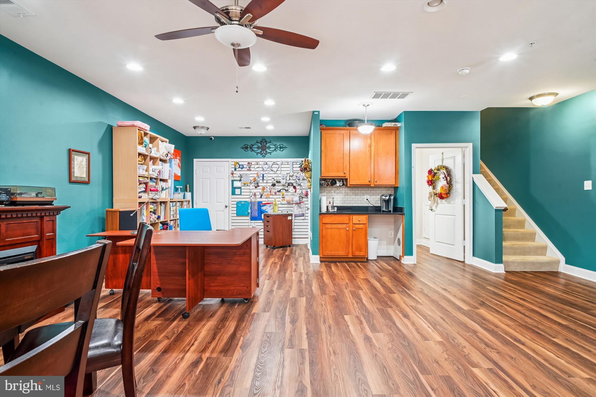 VILLAGE GREENS - Residential