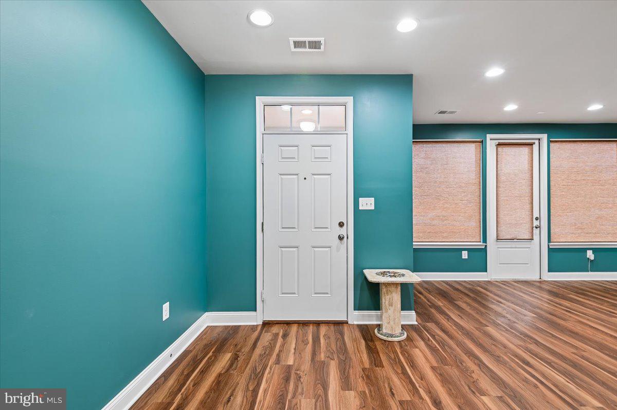 VILLAGE GREENS - Residential