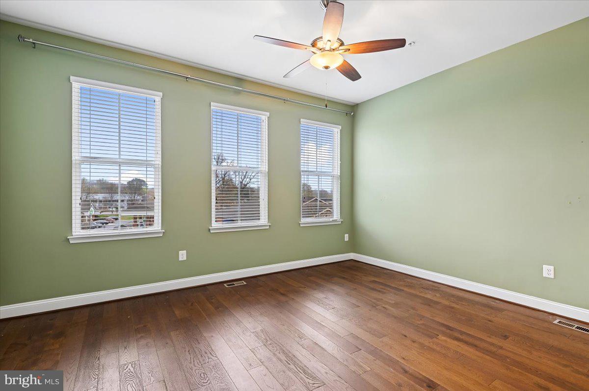 VILLAGE GREENS - Residential