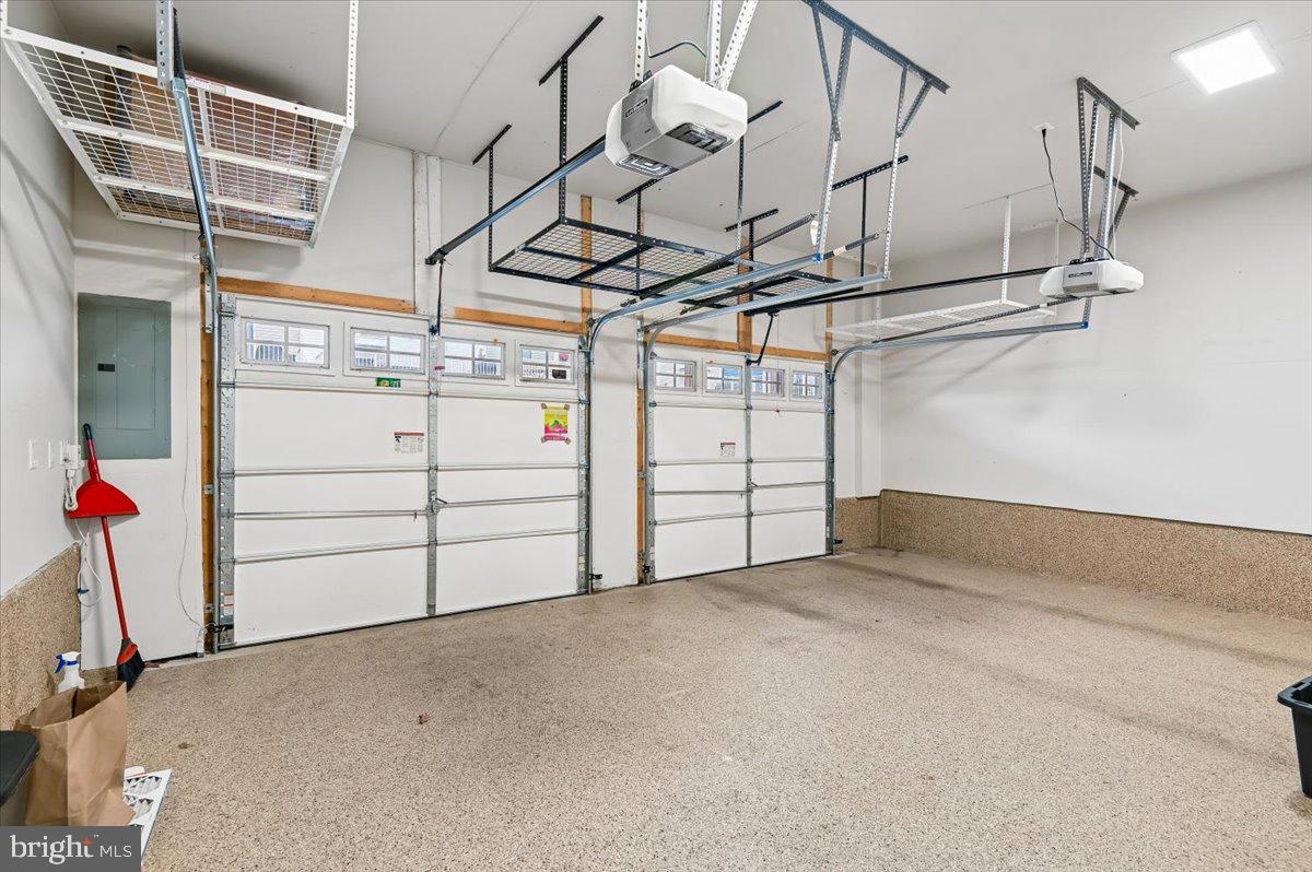 VILLAGE GREENS - Residential