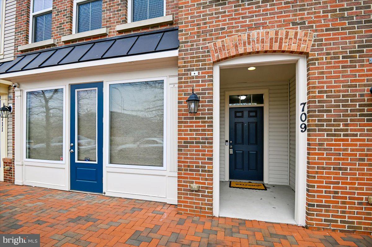 VILLAGE GREENS - Residential