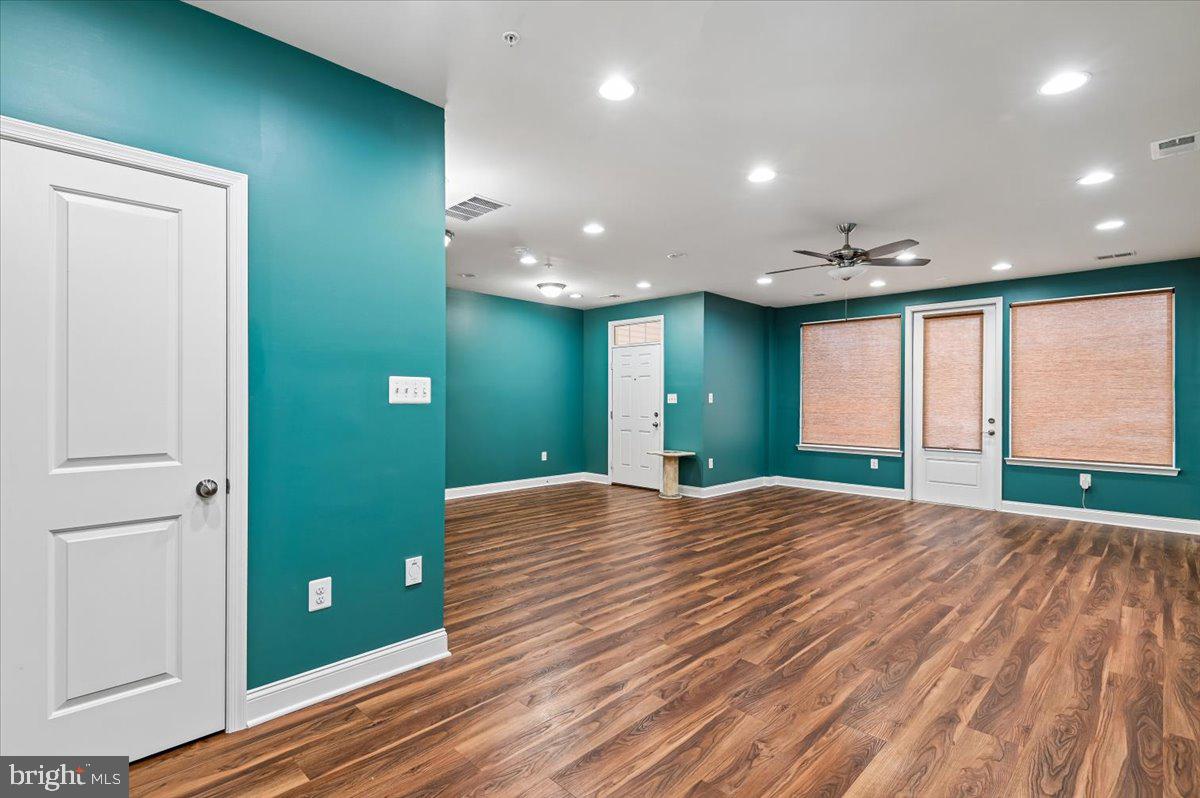 VILLAGE GREENS - Residential