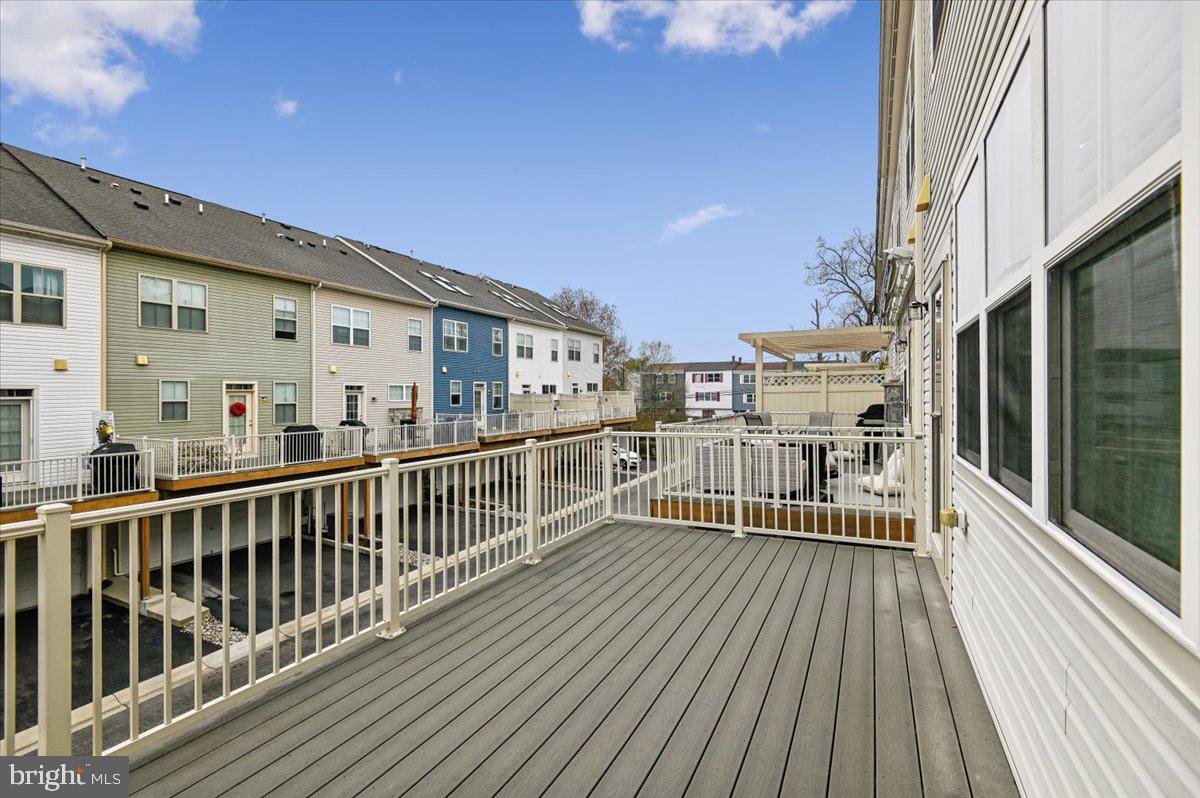 VILLAGE GREENS - Residential