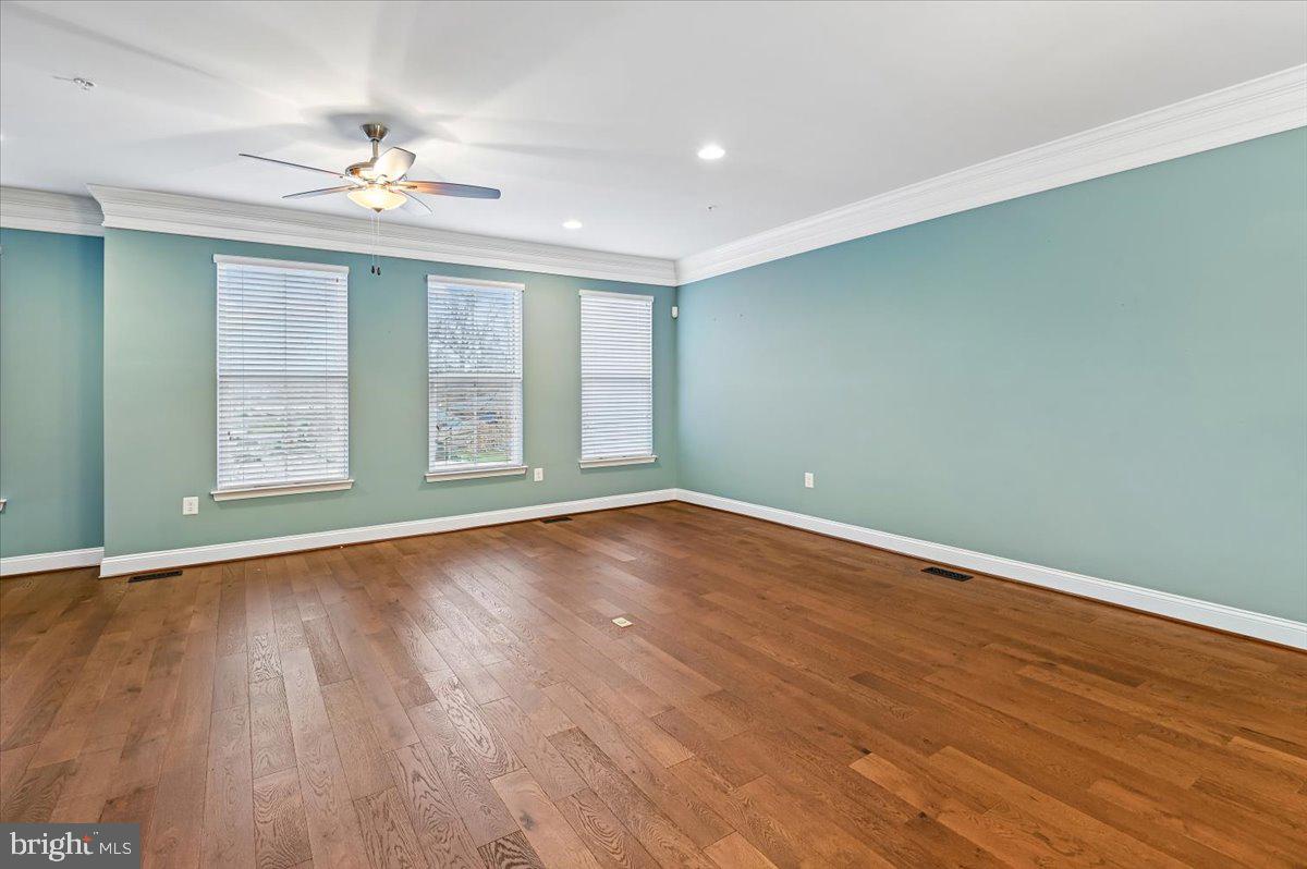 VILLAGE GREENS - Residential