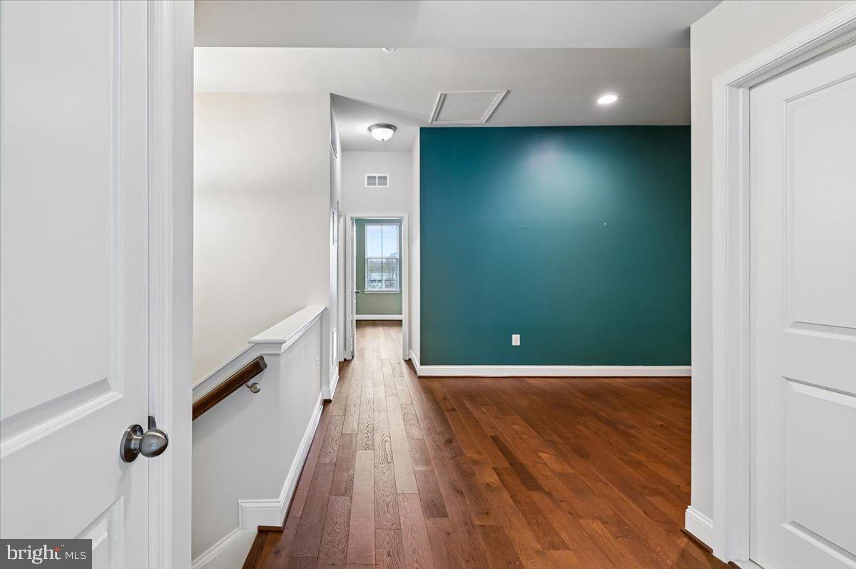 VILLAGE GREENS - Residential