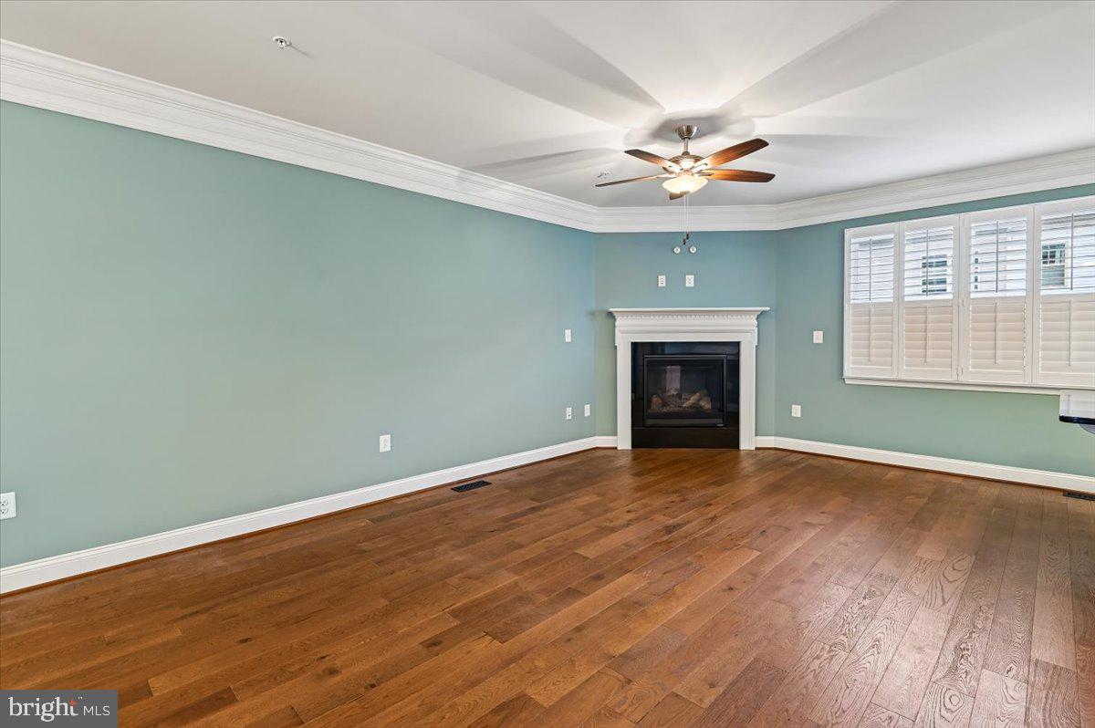 VILLAGE GREENS - Residential