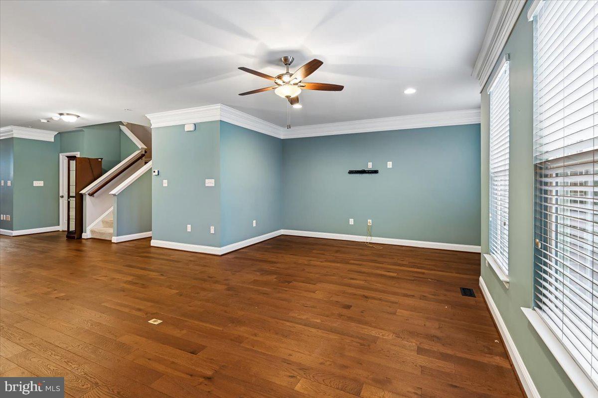 VILLAGE GREENS - Residential