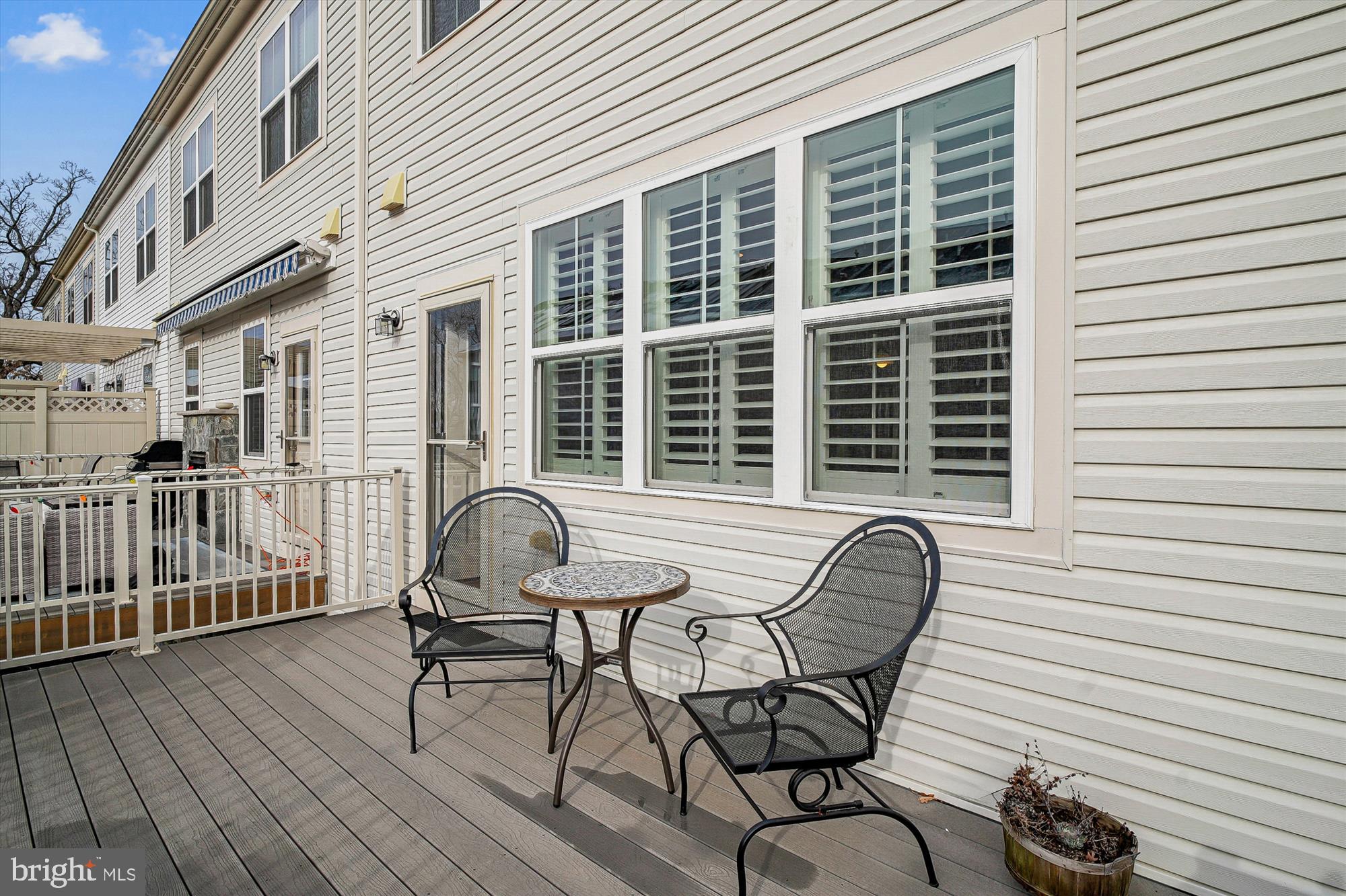 VILLAGE GREENS - Residential