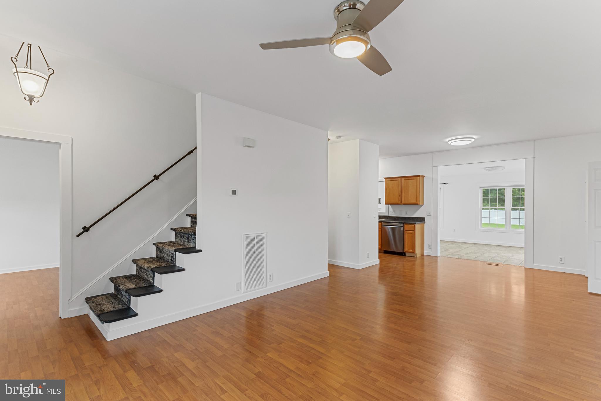 8846 LENNOX DRIVE