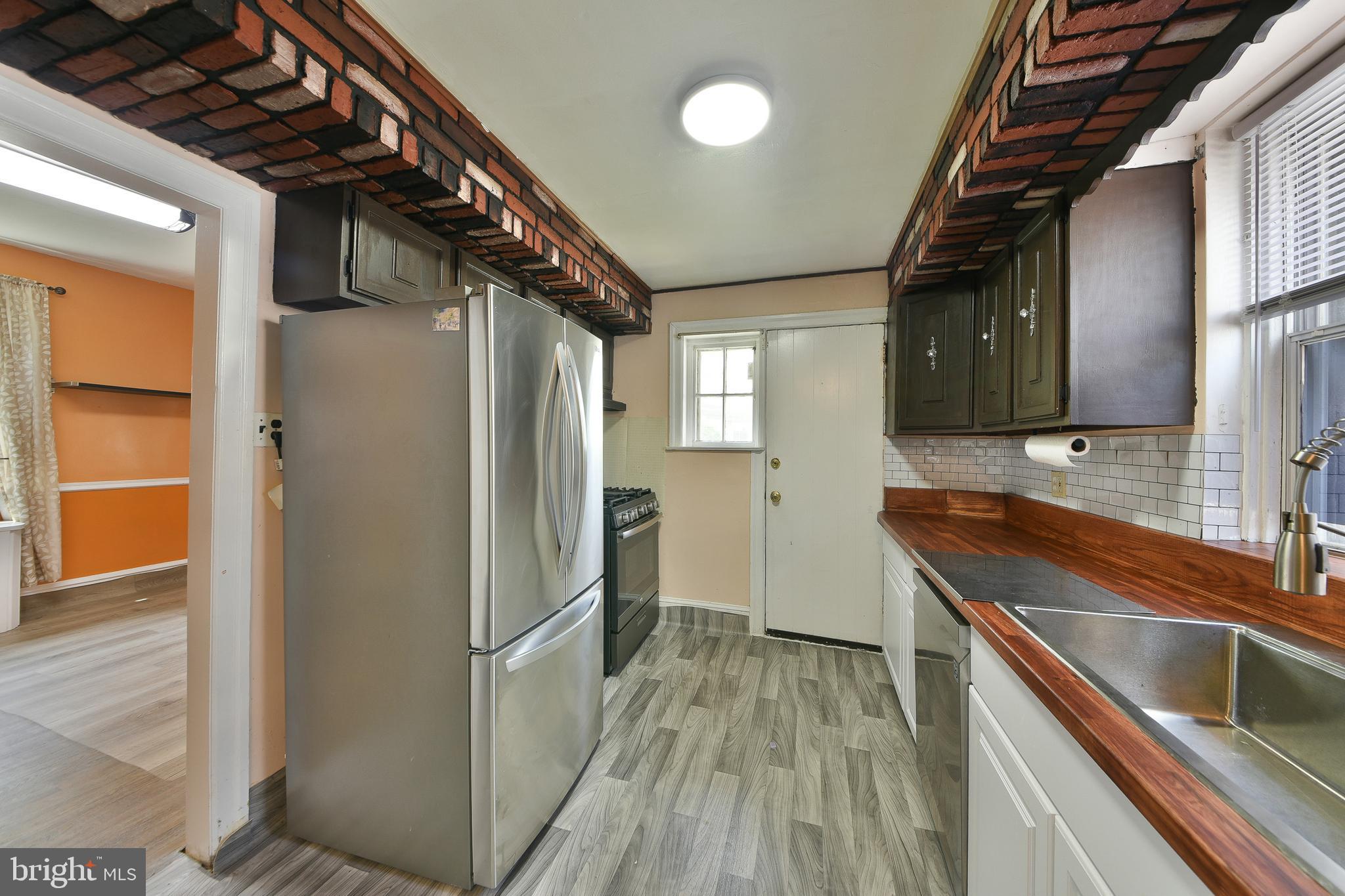 CHELTENHAM VIL - Residential