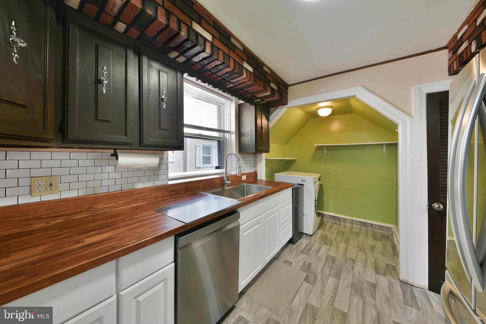 CHELTENHAM VIL - Residential