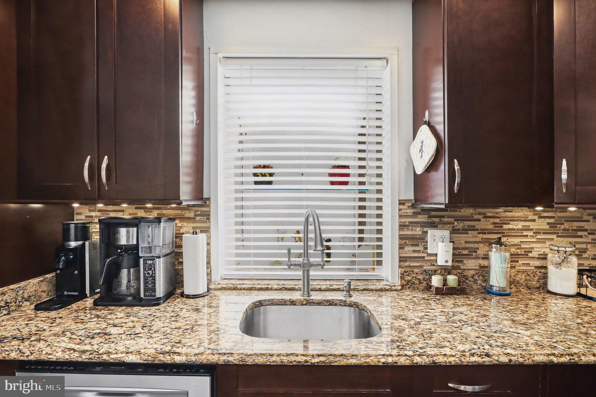 GREENTOP MANOR - Residential