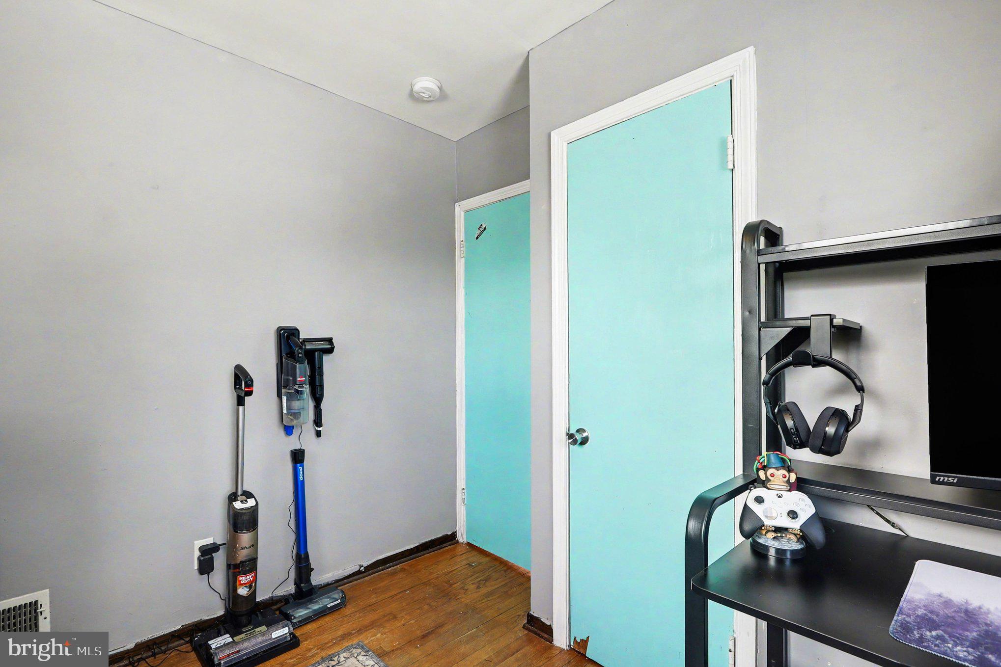 GREENTOP MANOR - Residential