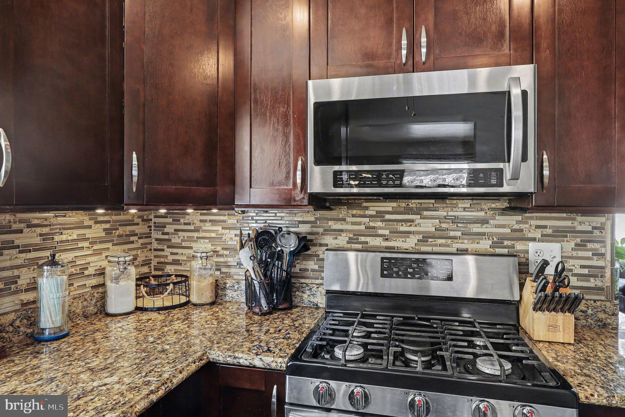 GREENTOP MANOR - Residential