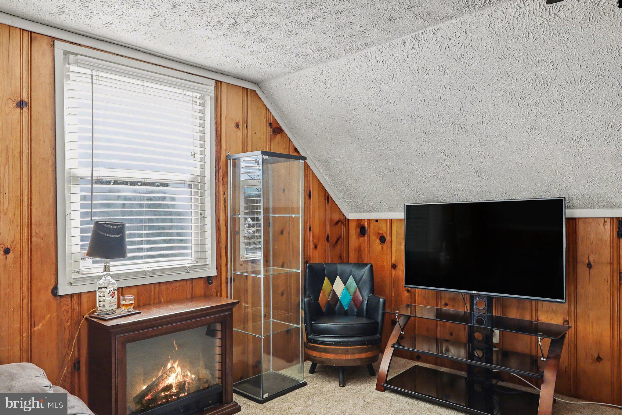 GREENTOP MANOR - Residential