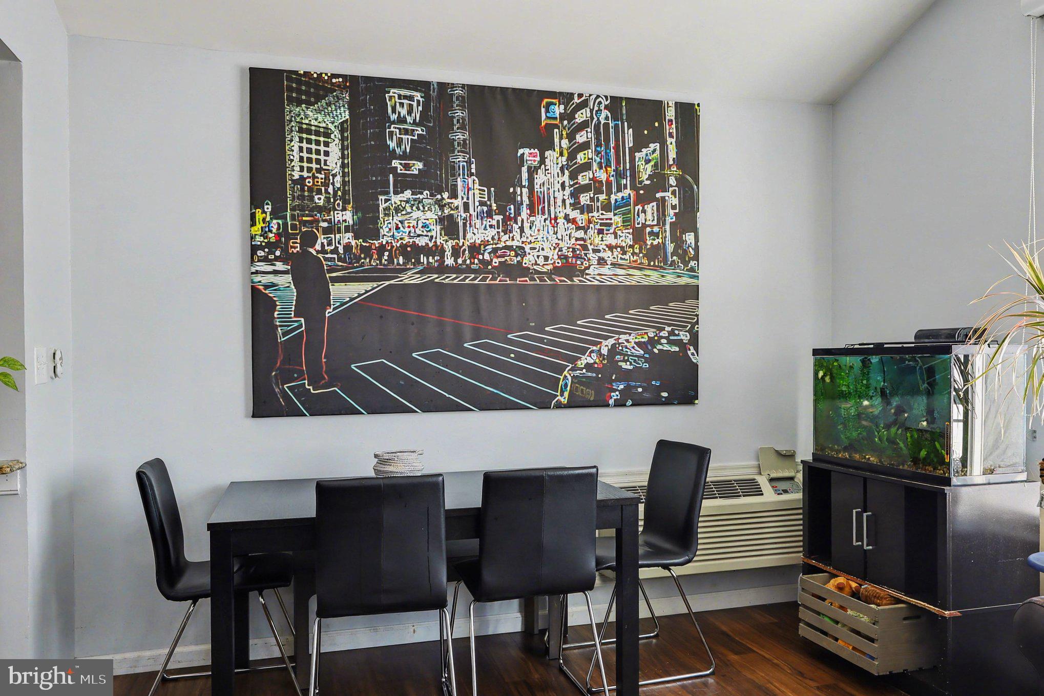 GREENTOP MANOR - Residential