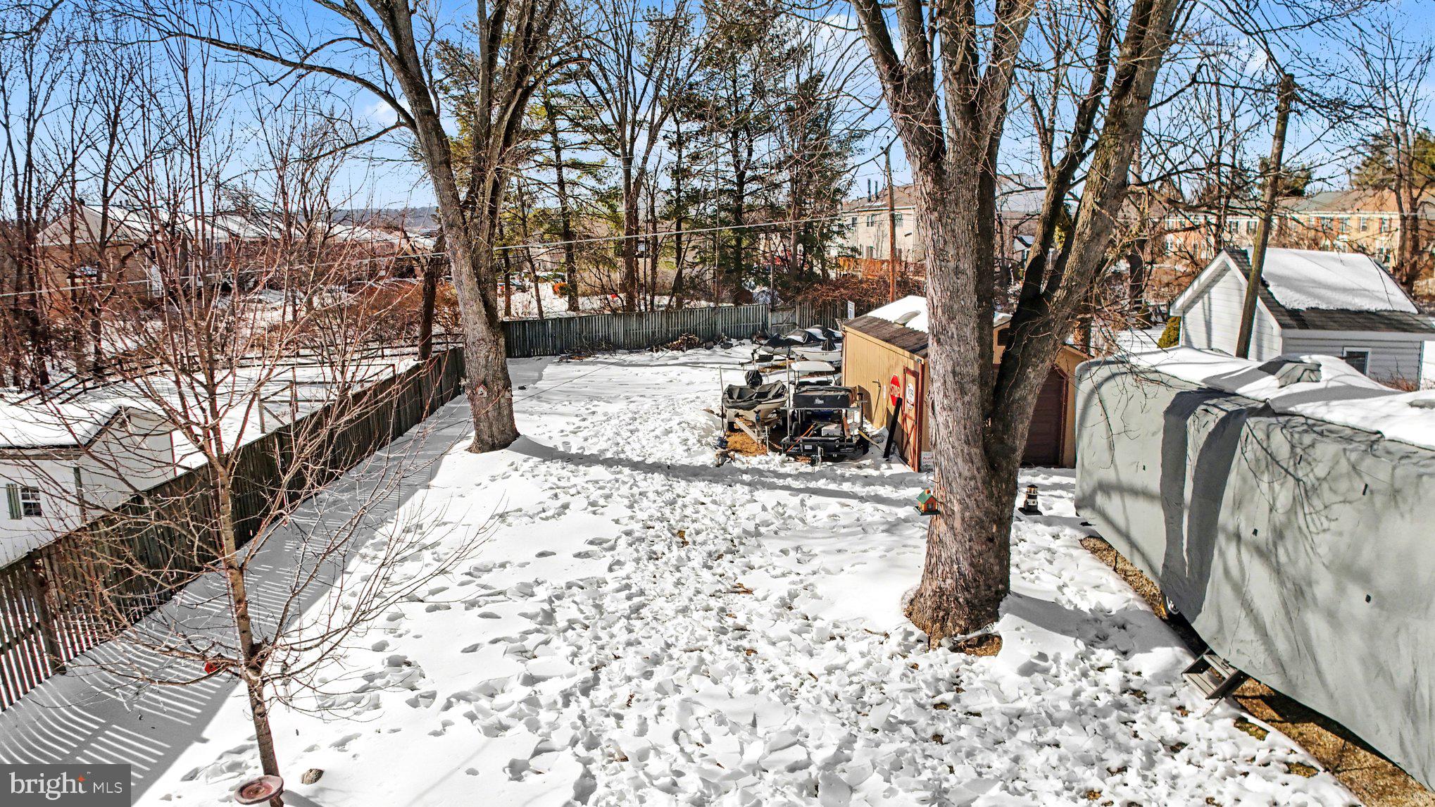 GREENTOP MANOR - Residential