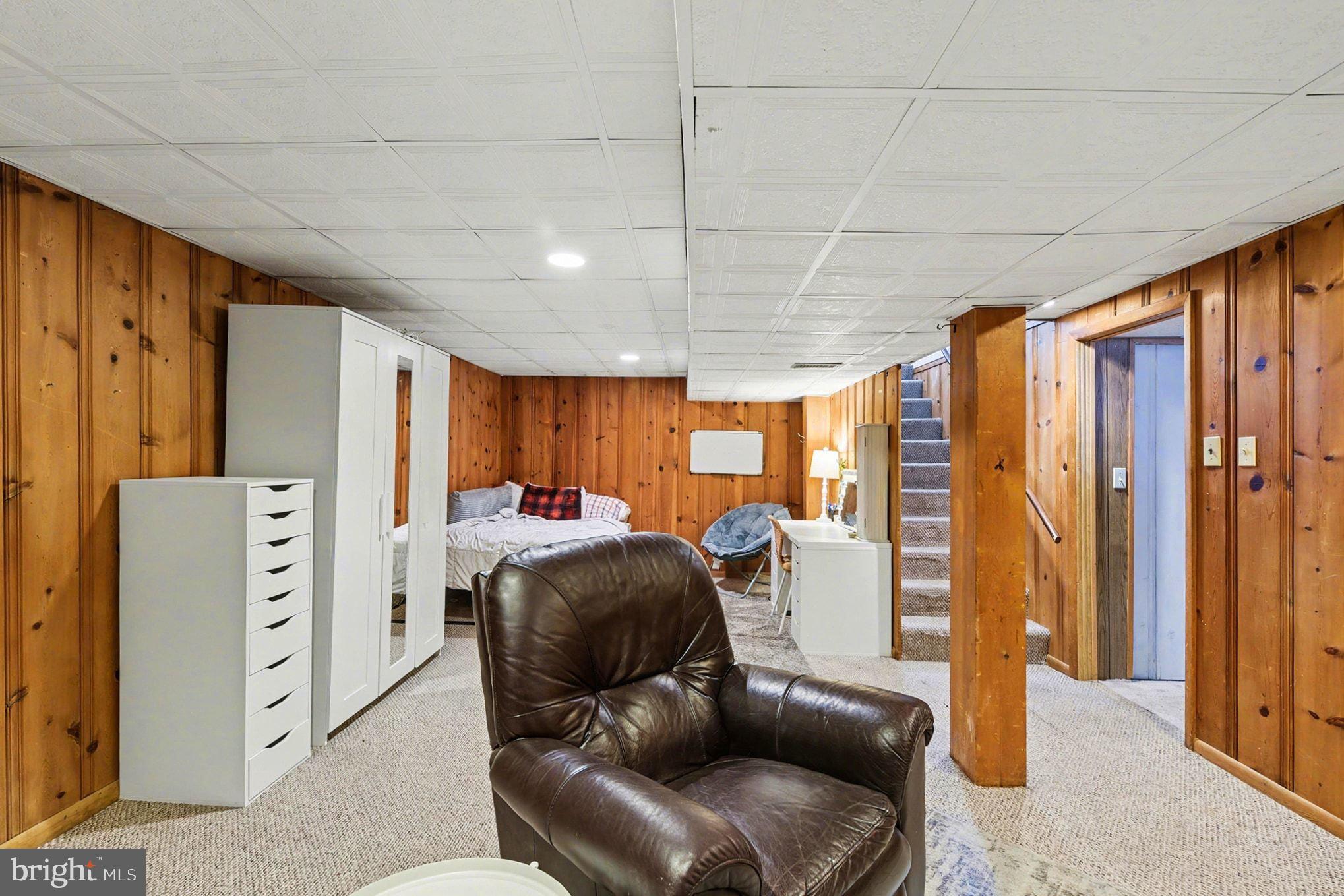 GREENTOP MANOR - Residential