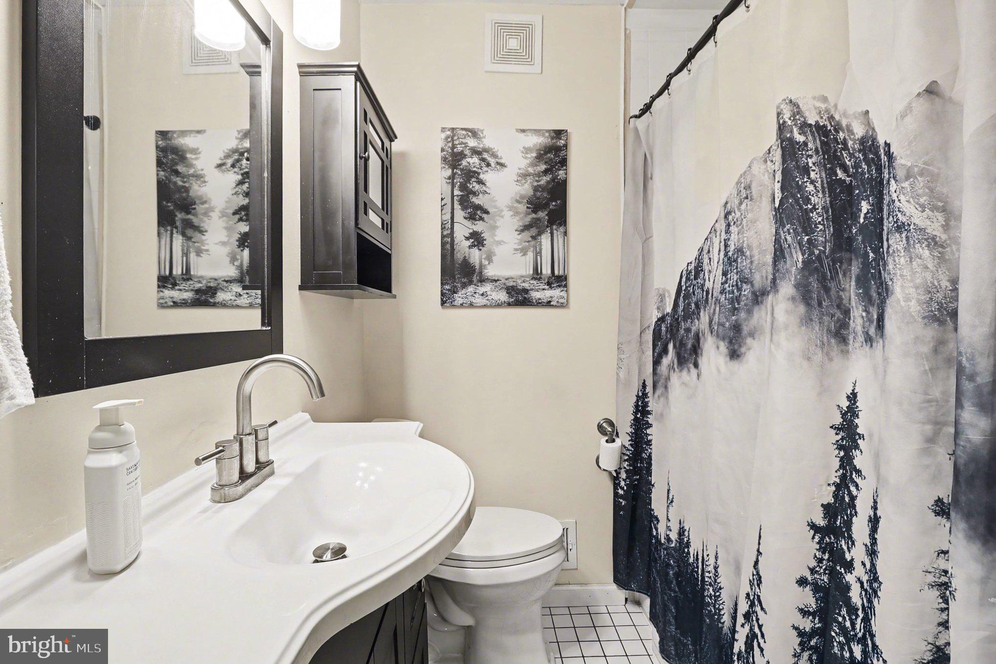 GREENTOP MANOR - Residential