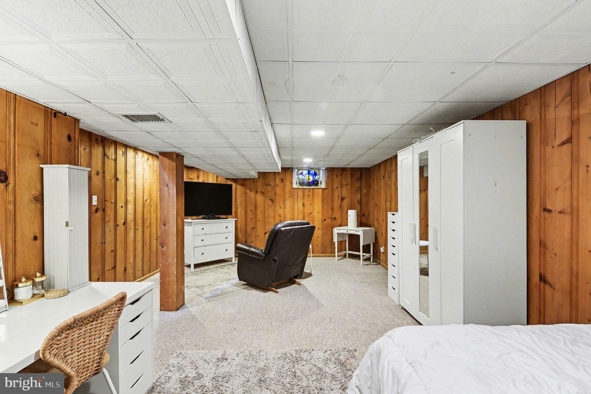 GREENTOP MANOR - Residential