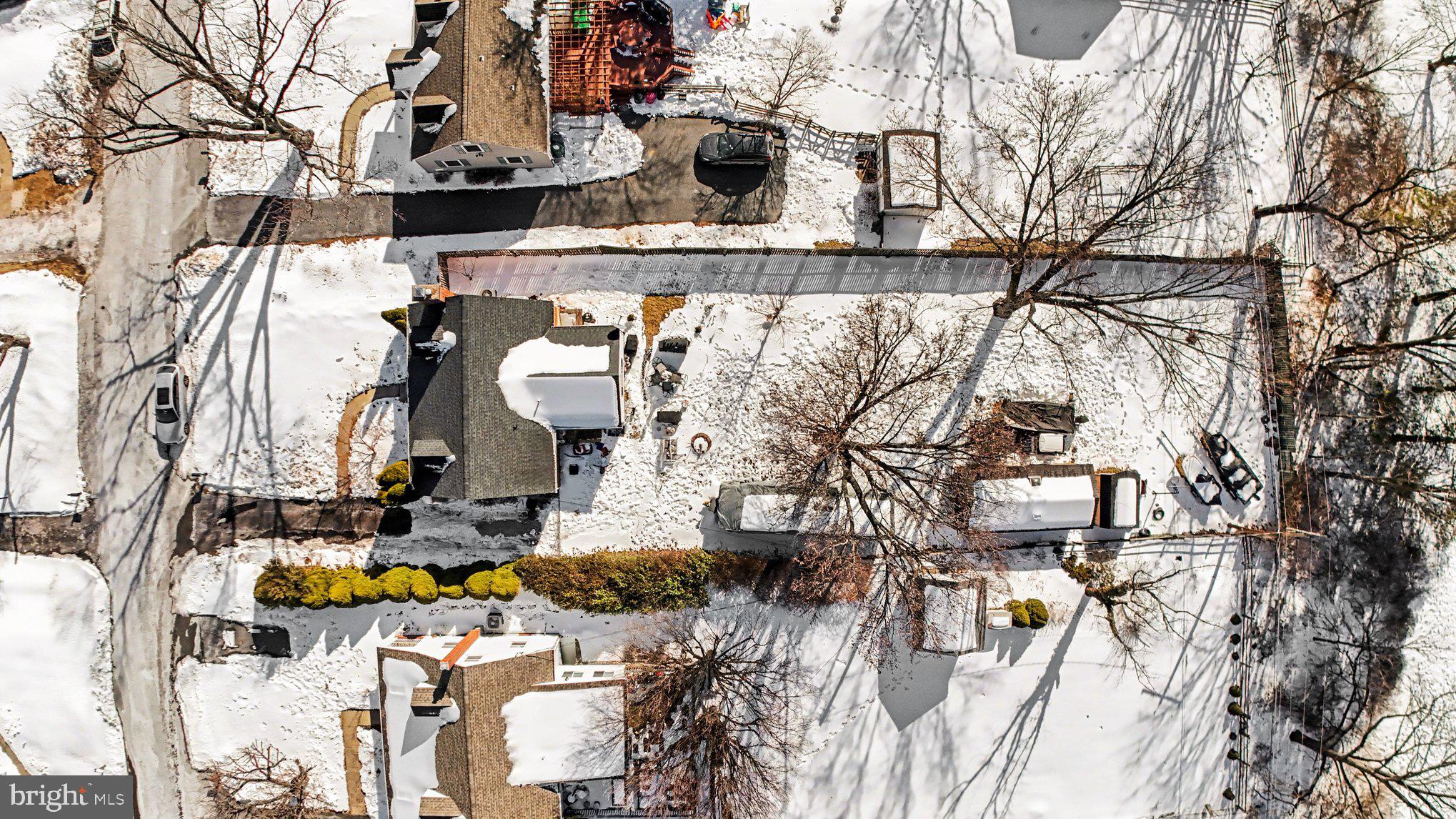 GREENTOP MANOR - Residential