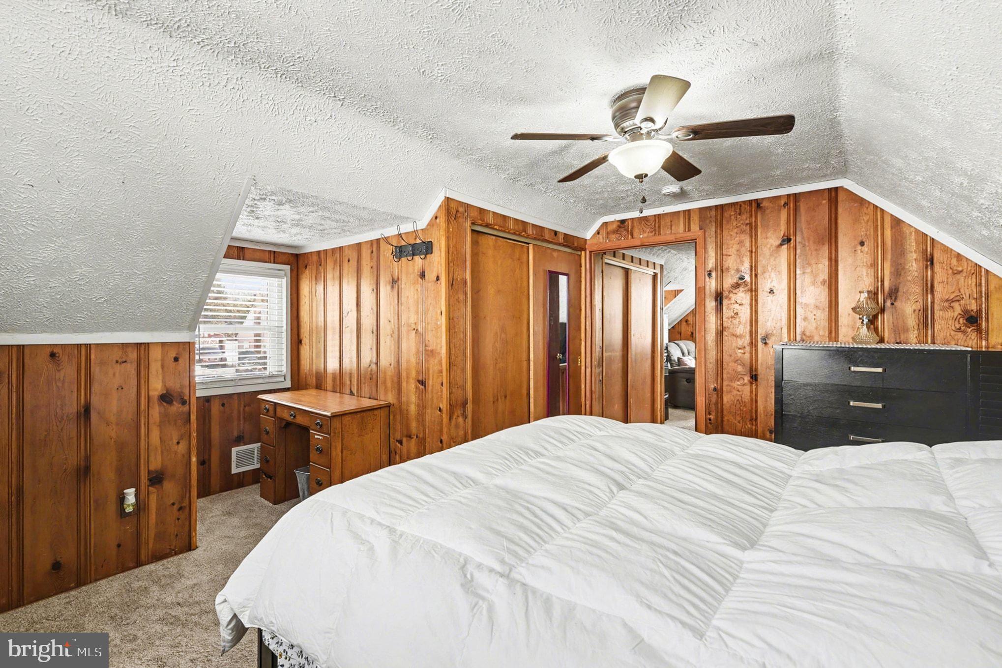 GREENTOP MANOR - Residential