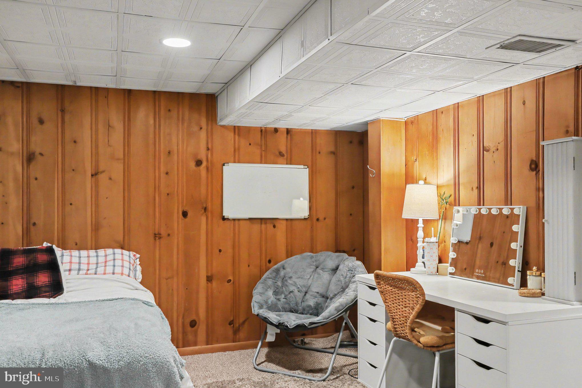 GREENTOP MANOR - Residential