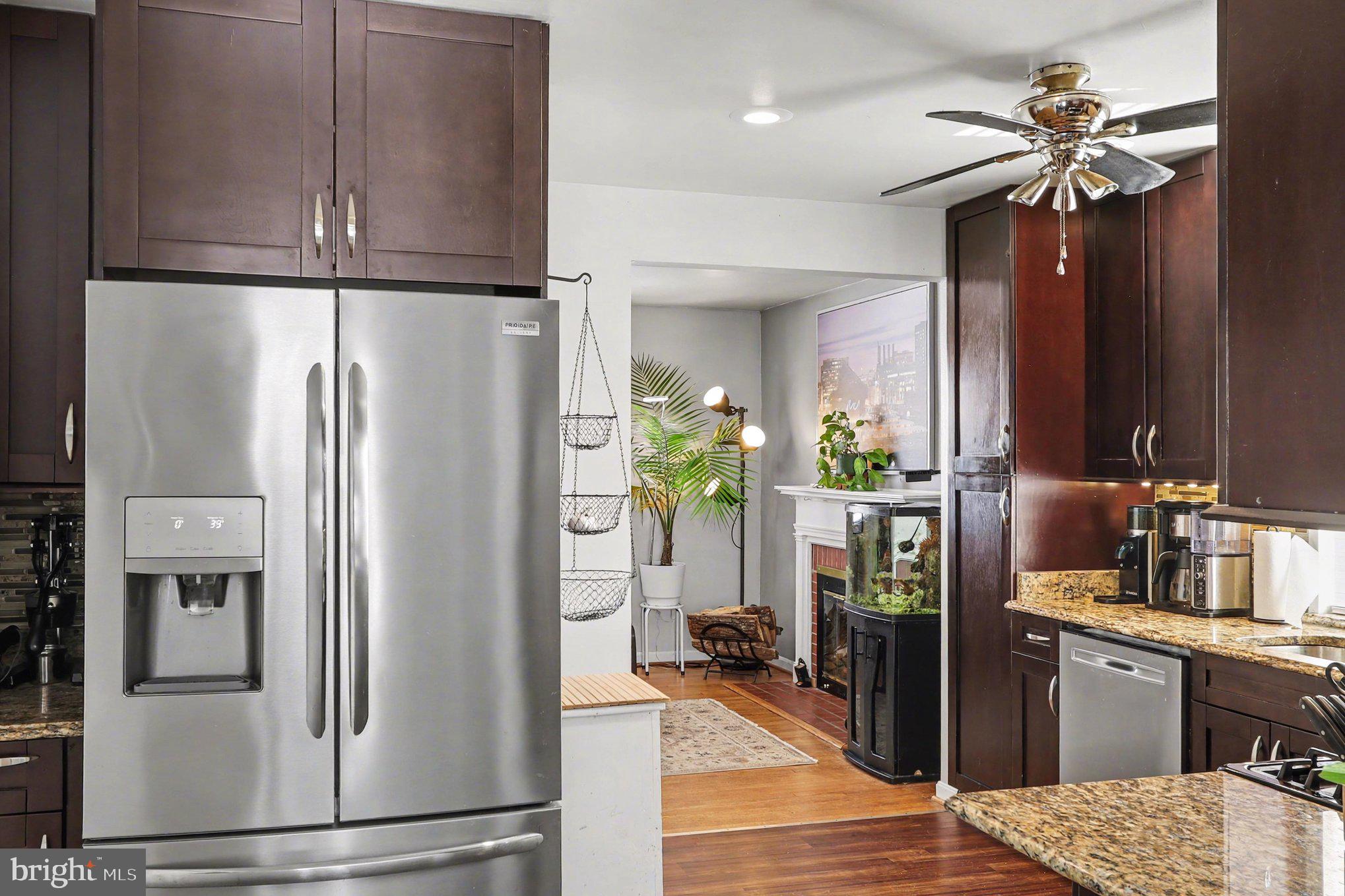 GREENTOP MANOR - Residential