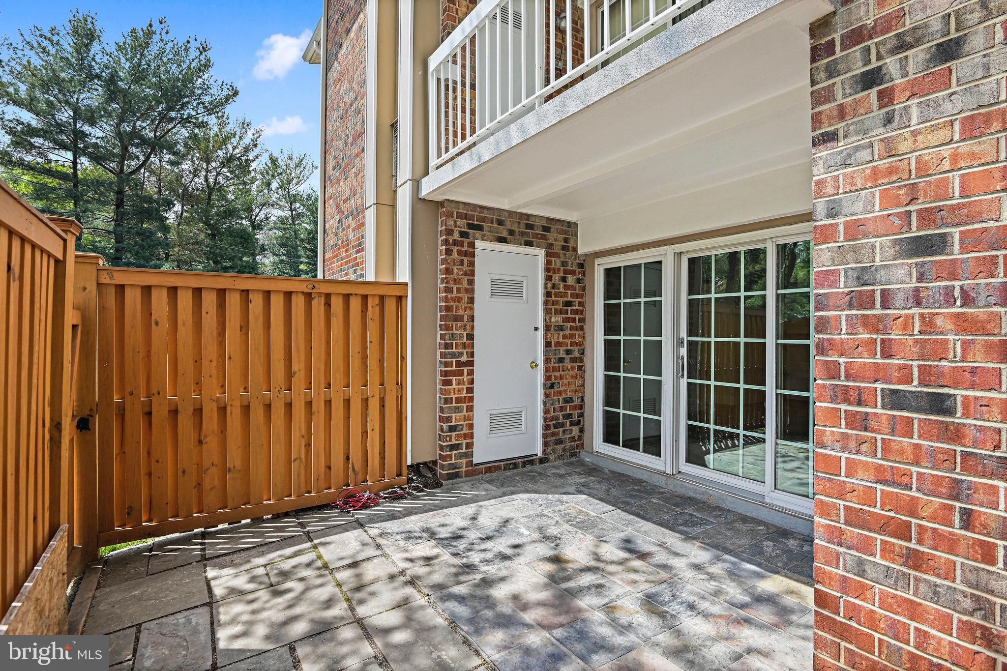 MC LEAN CHASE - Residential