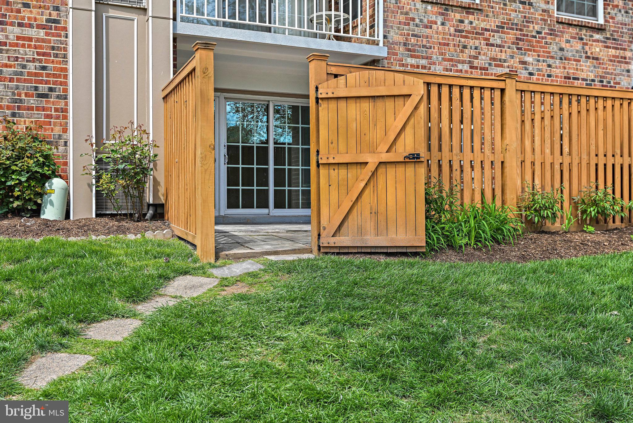 MC LEAN CHASE - Residential