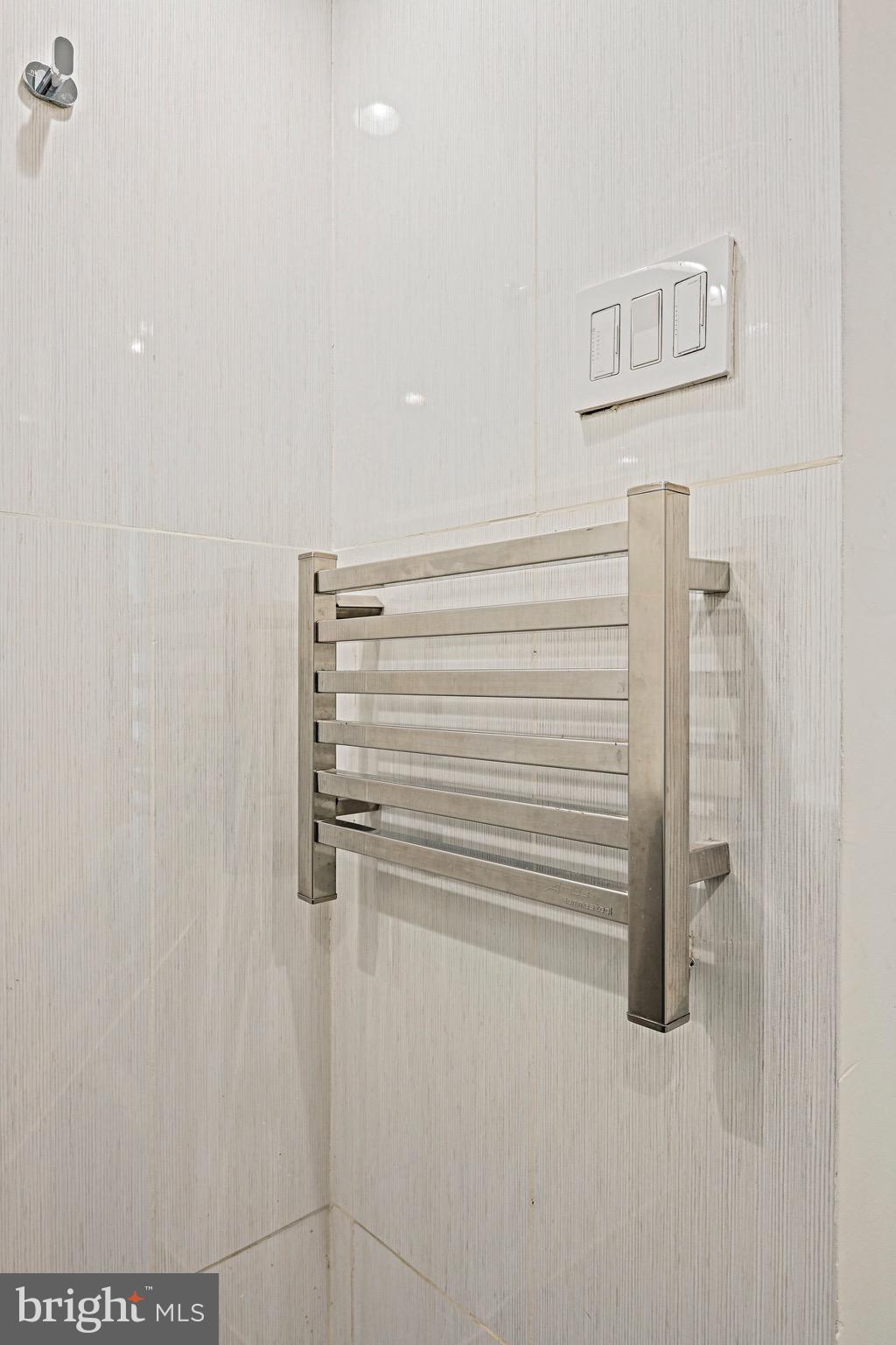 MC LEAN CHASE - Residential