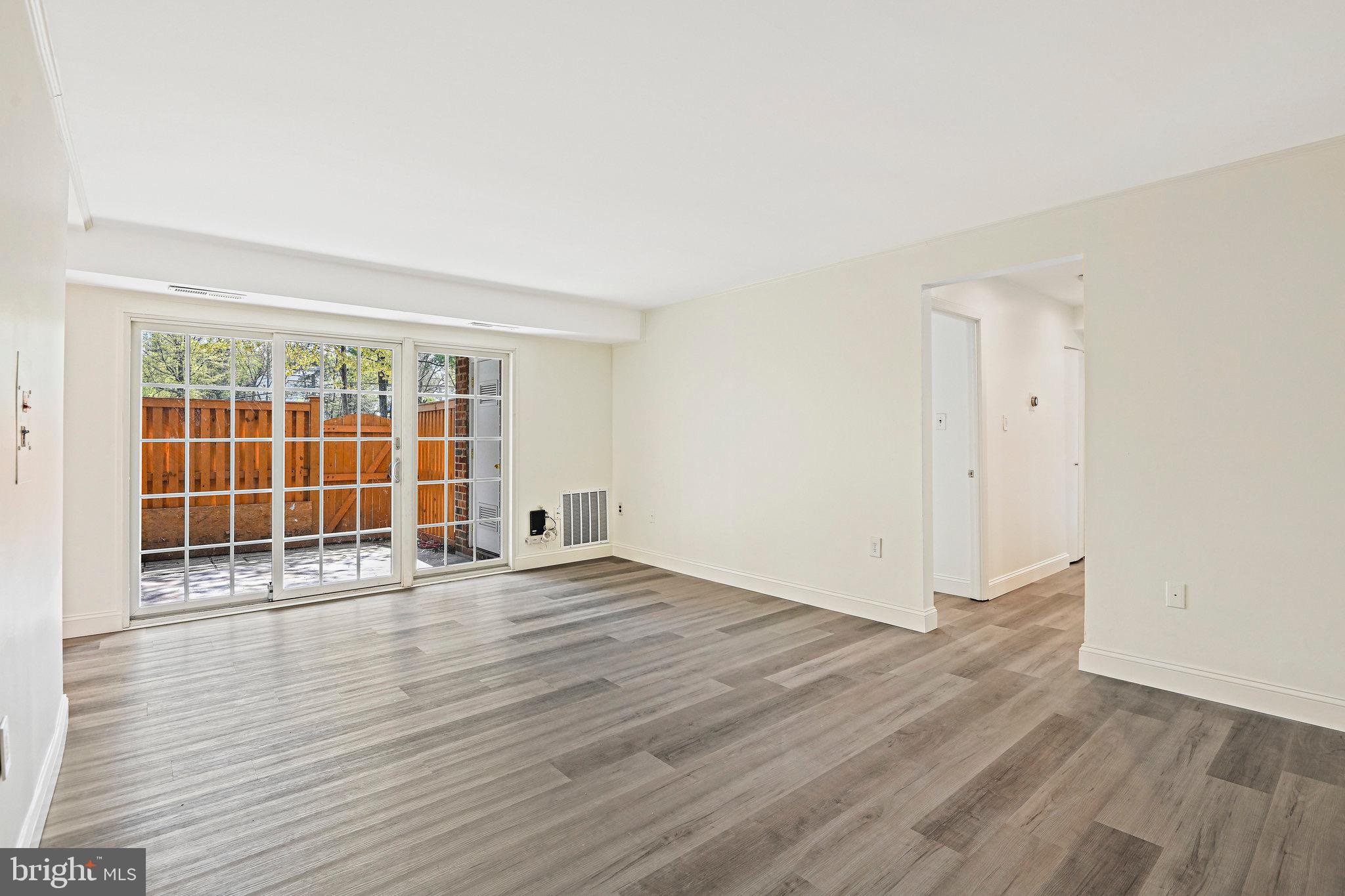 MC LEAN CHASE - Residential