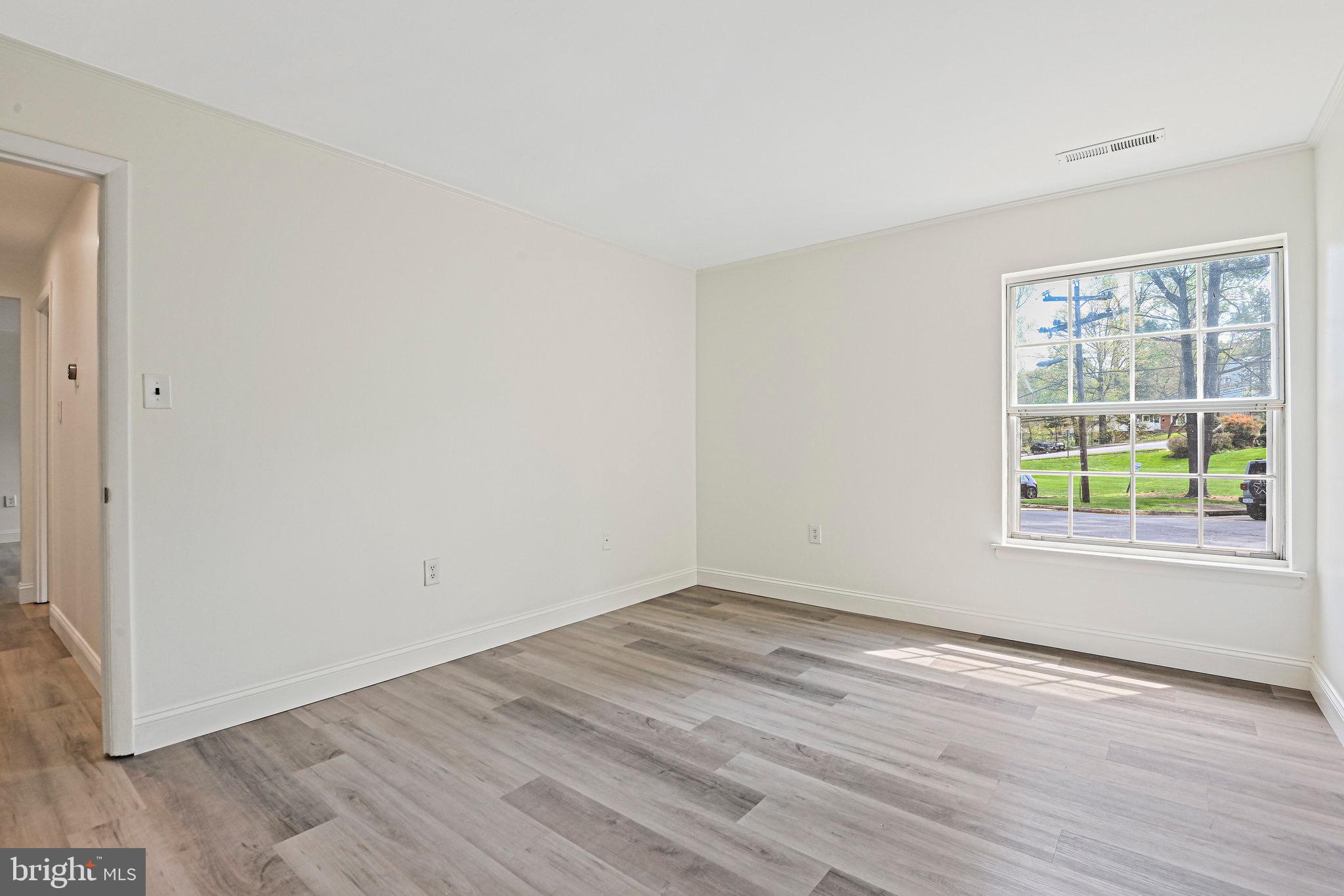 MC LEAN CHASE - Residential