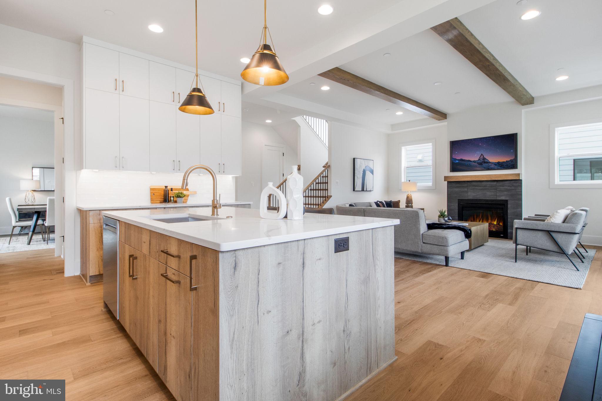 CHEVY CHASE COMMONS - Residential