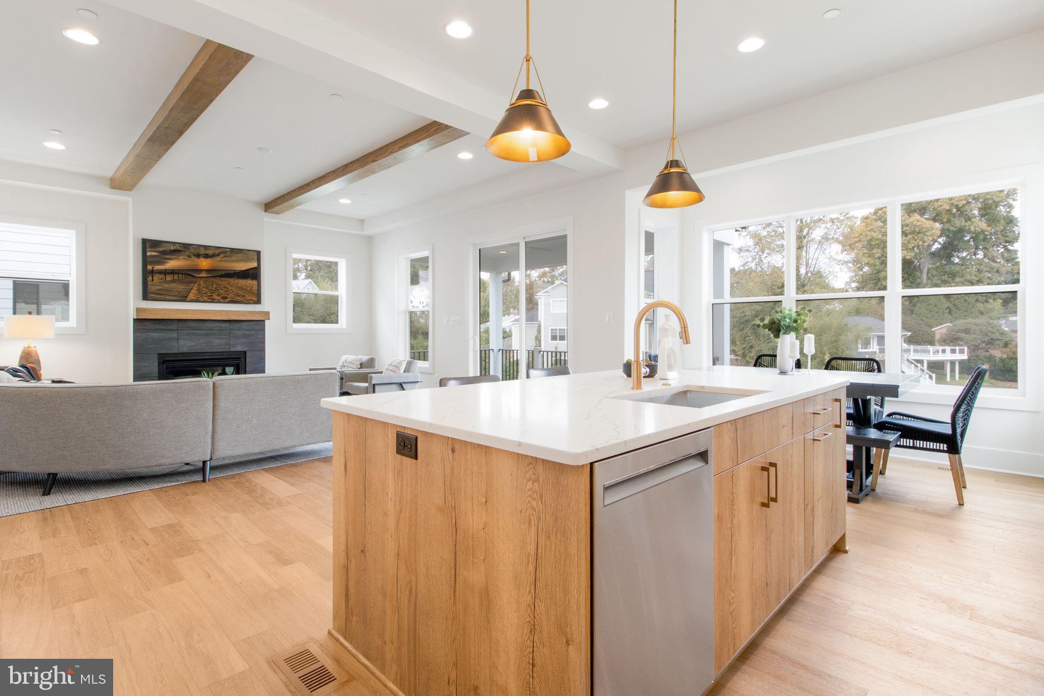 CHEVY CHASE COMMONS - Residential