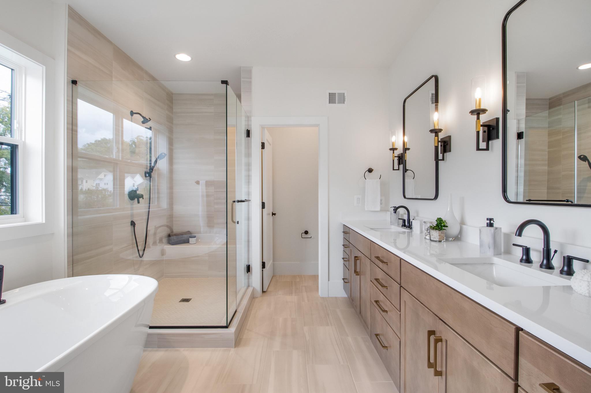 CHEVY CHASE COMMONS - Residential