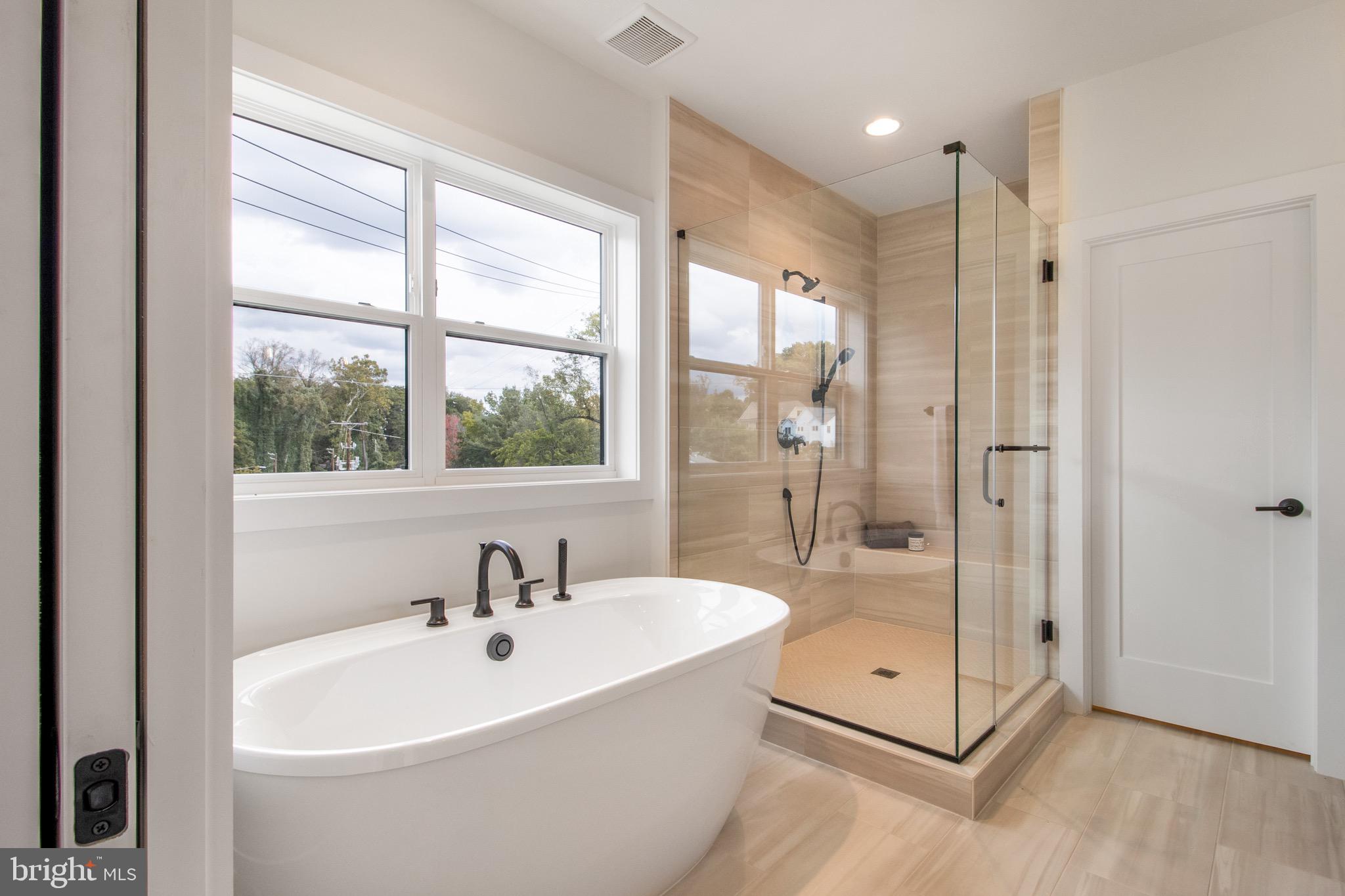 CHEVY CHASE COMMONS - Residential