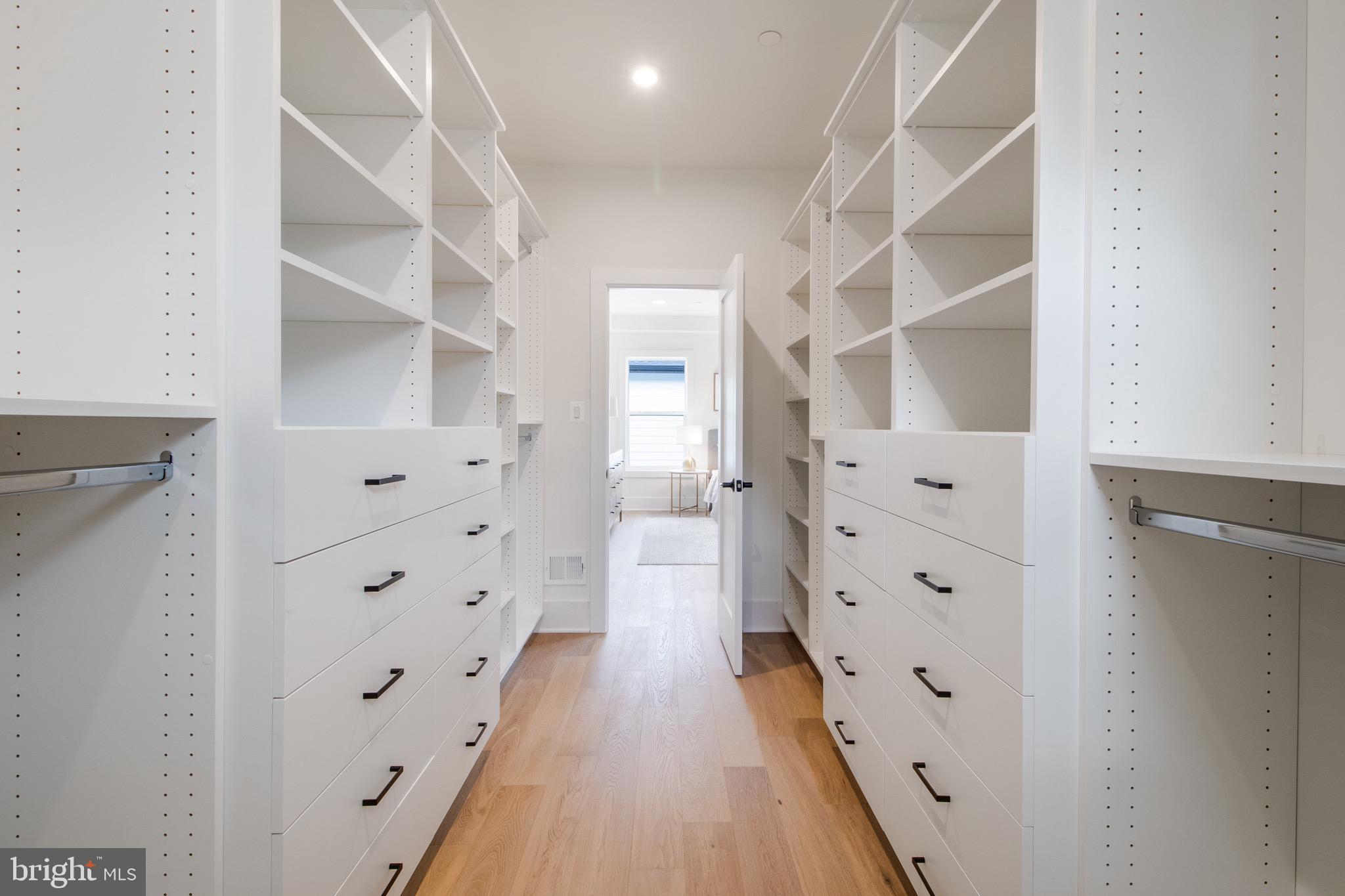 CHEVY CHASE COMMONS - Residential