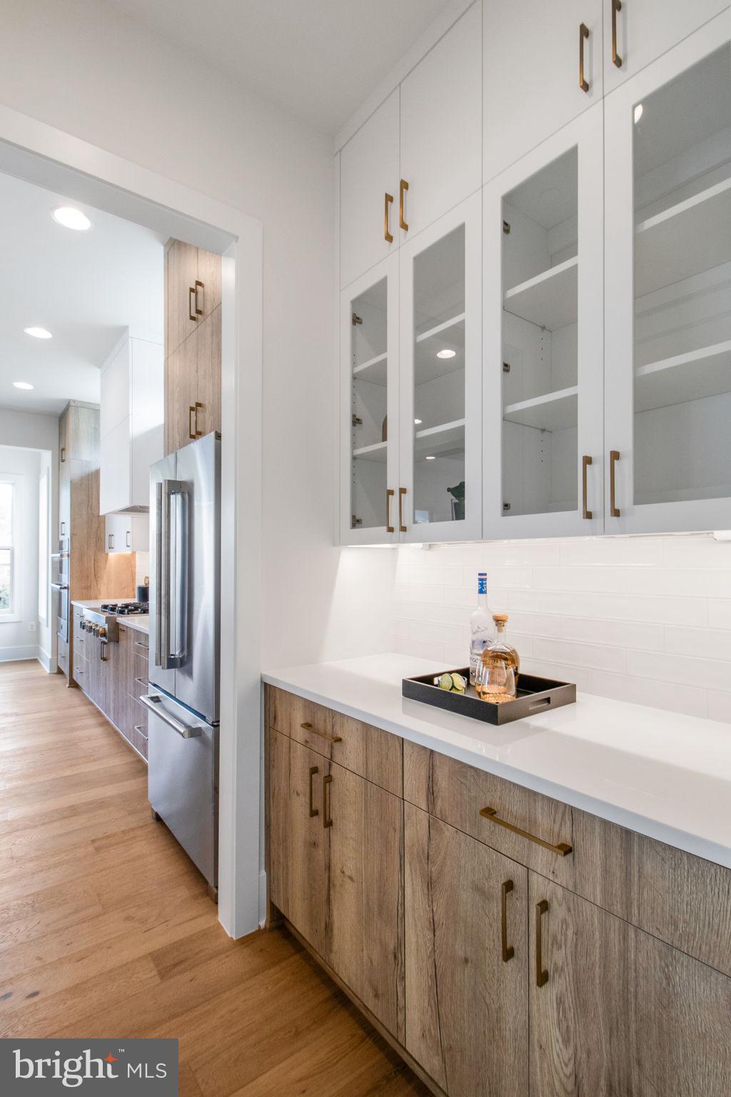 CHEVY CHASE COMMONS - Residential