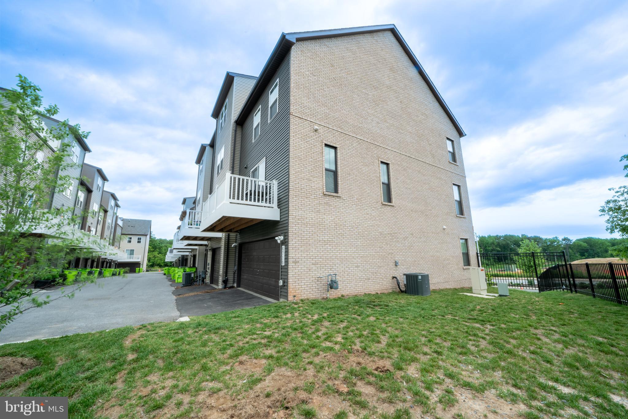 GATEWAY WEST - Residential Lease