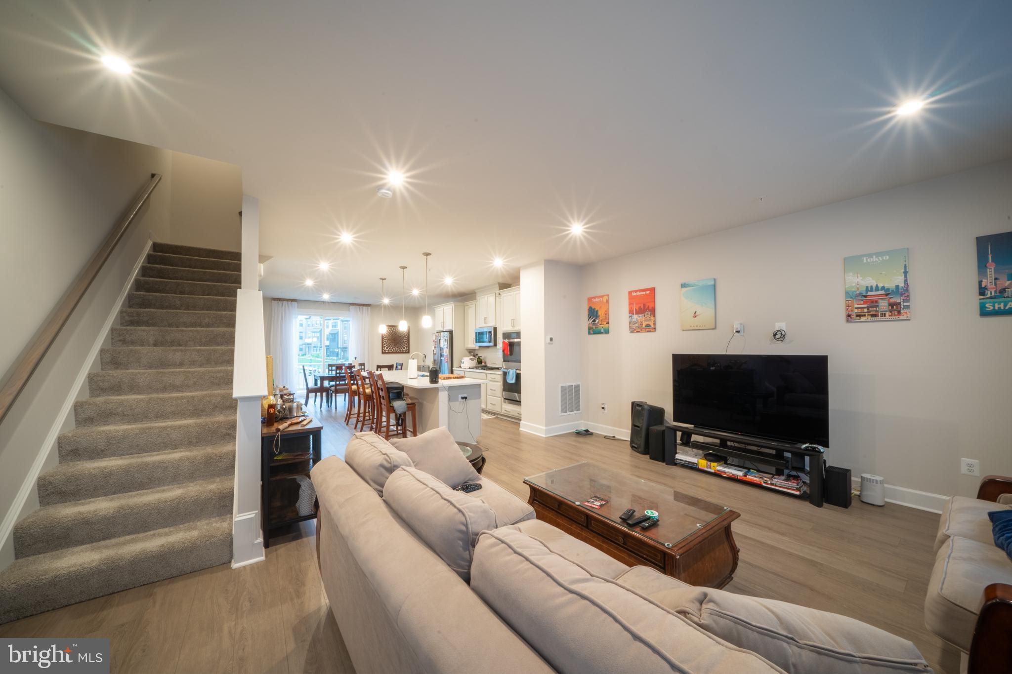 GATEWAY WEST - Residential Lease