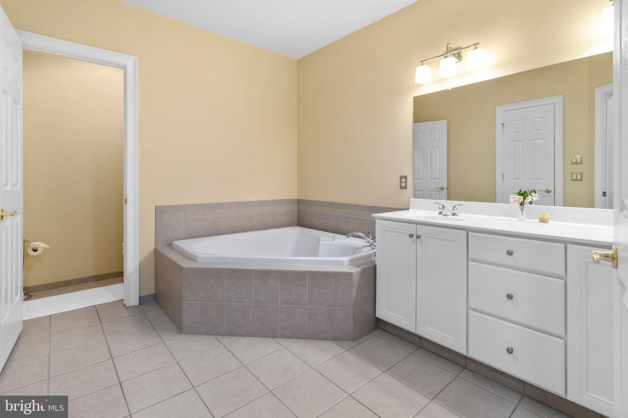 DELANCEY COURT - Residential