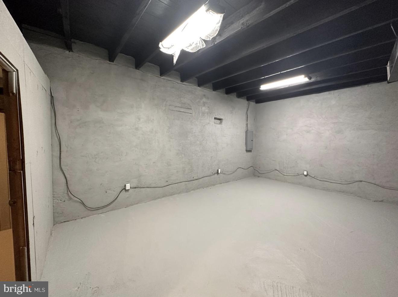 POINT BREEZE - Commercial Lease