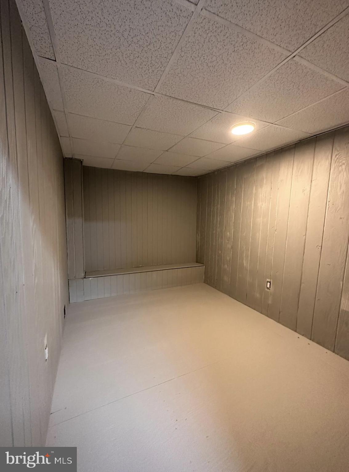 POINT BREEZE - Commercial Lease