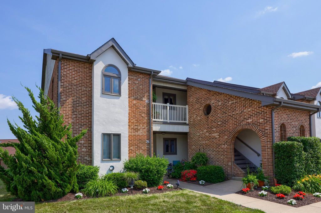 Photo of 80 Black Oak Drive, Lancaster, PA 17602 (MLS # PALA2052588)