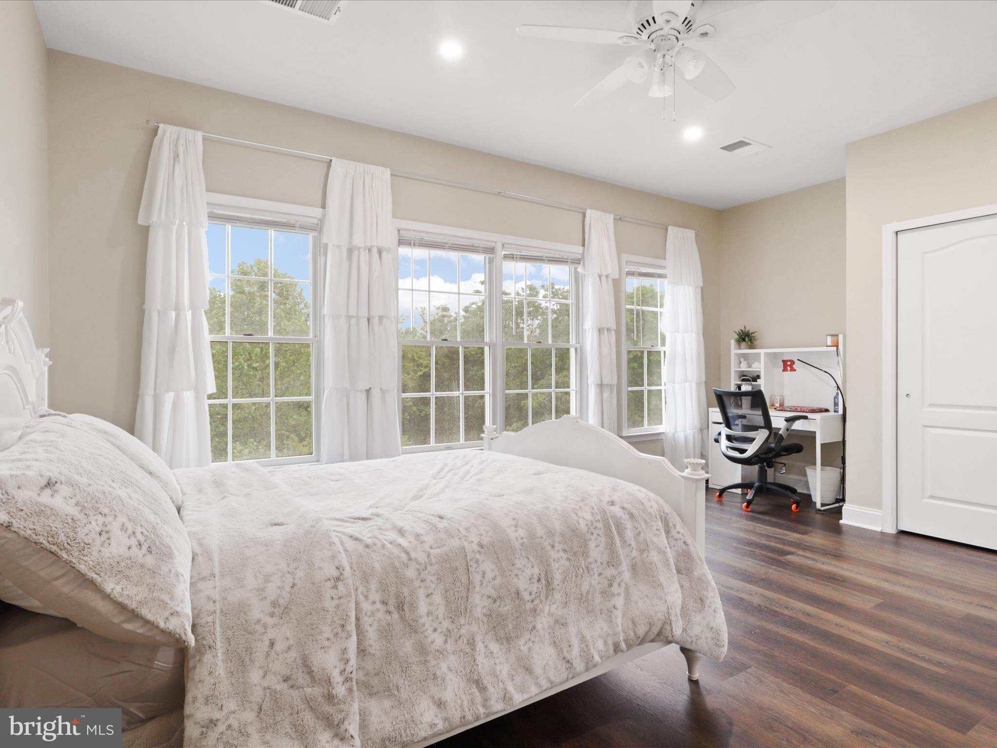 CEDAR HUNT - Residential