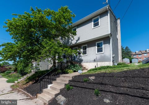 Townhouse For Sale - 637 Willow Street<br/> POTTSTOWN, PA 19464